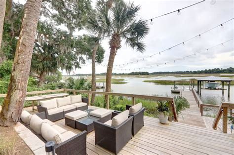 airbnb savannah riverfront.